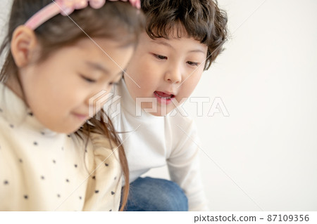 Children's Education Lifestyle Play Sociality 87109356