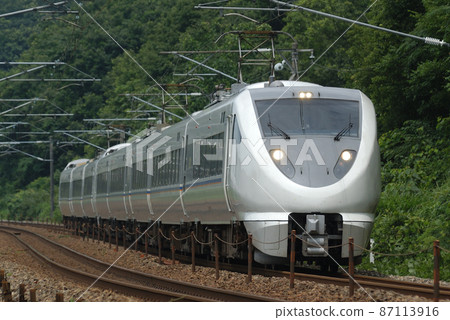Hokuriku Main Line Tsubata-Kurikara JR West 683 series S06 + S24 formation (Kanazawa) Shirasagi 87113916