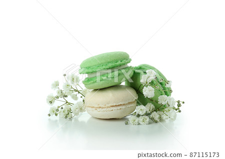 Macaroons or macarons isolated on white background 87115173