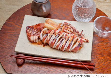 照燒魷魚,照燒,照燒,照燒,燉菜,魷魚,魷魚,海鮮菜餚。日本飛魷魚,魷魚? 照燒魷魚,照燒,照燒,照燒,燉菜,魷魚,魷魚,海鮮菜餚。日本飛魷魚,魷魚? 87117220