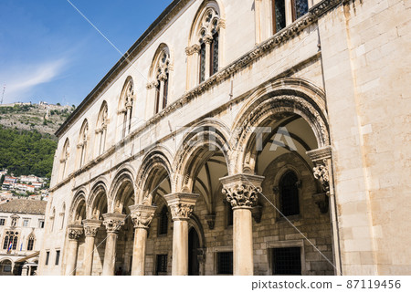 Croatia, Dubrovnik. Beautiful colonnade in an ancient building in the old town Croatia, Dubrovnik. Beautiful colonnade in an ancient building in the old town 87119456