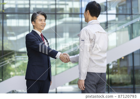 握手：西裝男和工作服男 拍攝合作《LINK FOREST》 87120793