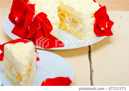 whipped cream mango cake whipped cream mango cake 87121573