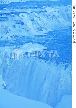 Gullfoss snow scene, Iceland 87121809