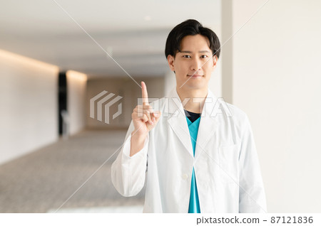 Medical image Young male doctor Shooting cooperation: LINK FOREST 87121836