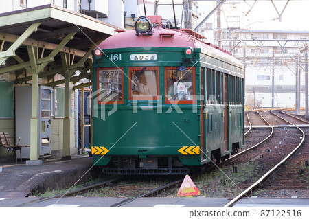 大阪阪海電車 阪海電車上町線行駛的複古車 大阪阪海電車 阪海電車上町線行駛的複古車 87122516