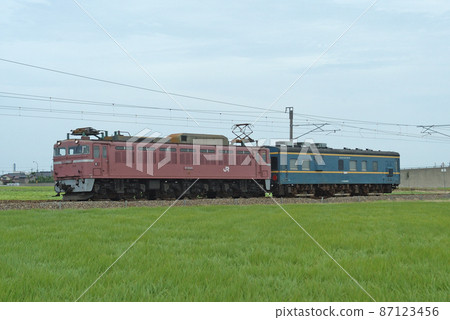 Hokuriku Main Line Kaga Kasama-Mikawa JR West EF81-106 (Tsuruga) + Maya 34-2005 (Kyoto) Maya Inspection 87123456