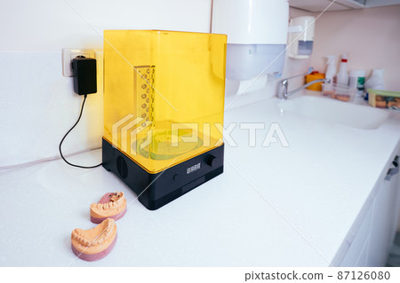 Device for washing a dental 3d print  87126080
