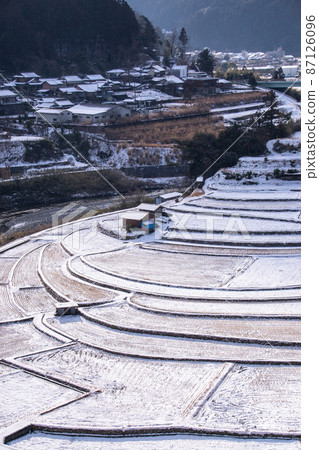 Aragi Island in winter scenery Shimizu, Aridagawa-cho, Arida-gun, Ito-gun, Wakayama Prefecture 87126096