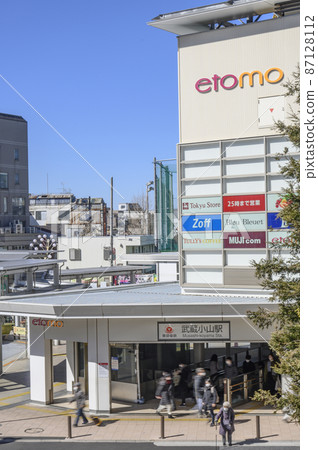 Musashi-Koyama Station Redeveloped station square and cityscape Shinagawa-ku, Tokyo 87128112