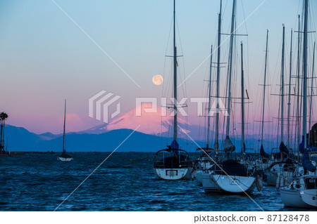 From Moroiso Bay, Miura City Red Fuji Pearl Fuji 87128478