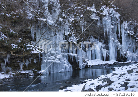 Beautiful thirty mallet icicles (Misotsuchi no Tsurara) Chichibu City, Saitama Prefecture 87129116