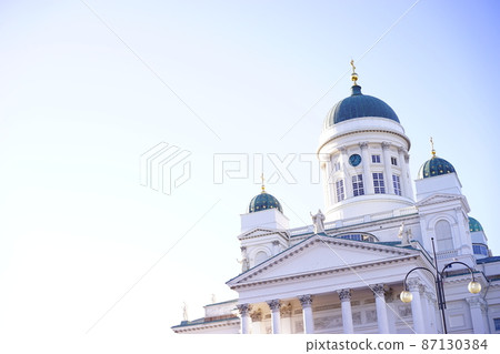 Blue sky and Helsinki Cathedral 87130384