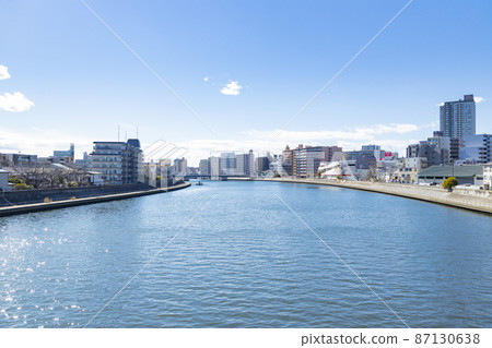 從鹽鶴橋看鶴見川的風景 87130638