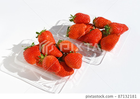 Strawberries (Kaorino) Strawberries (Kaorino) 87132181