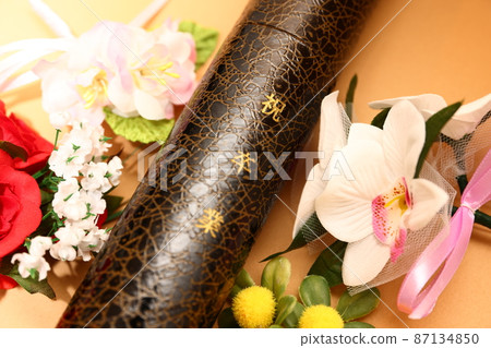 Image of graduation ceremony (Certificate of diploma) 87134850