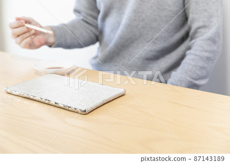 Table plate and synthetic person cut Table plate and synthetic person cut 87143189
