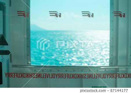 The sea seen from inside the Kozushima ferry 87144177