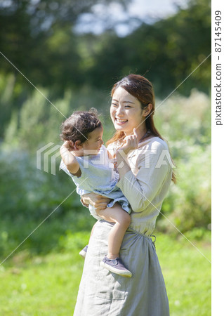 Farmer's mother and daughter 87145409