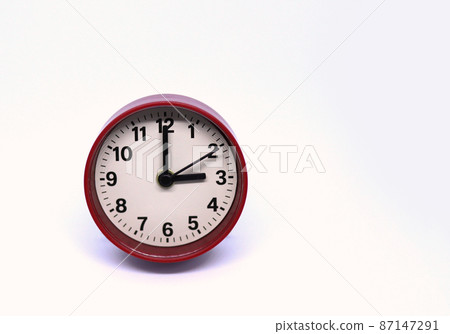 Red-rimmed alarm clock 87147291
