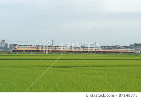 Hokuriku Main Line Matto-Nonoichi JR West 485 series Y31 + Y33 formation (Kanazawa) Shirasagi Hokuriku Main Line Matto-Nonoichi JR West 485 series Y31 + Y33 formation (Kanazawa) Shirasagi 87149573