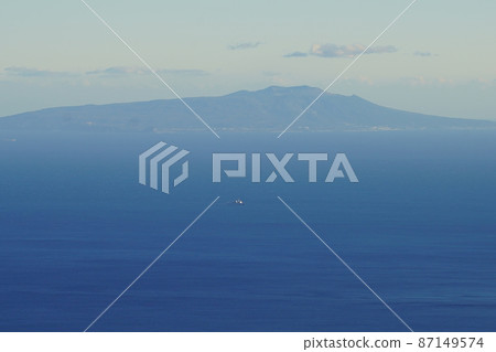 Izu Oshima from the Jukkokutoge Himenosawa Park Observatory Izu Oshima from the Jukkokutoge Himenosawa Park Observatory 87149574