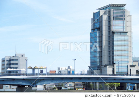 Cityscape of Matsue City seen from Shinjiko Ohashi Bridge ... Matsue City, Shimane Prefecture: Sunny 87150572