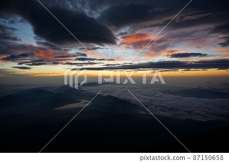Sunrise from Mt. Fuji summit Sunrise from Mt. Fuji summit 87150658