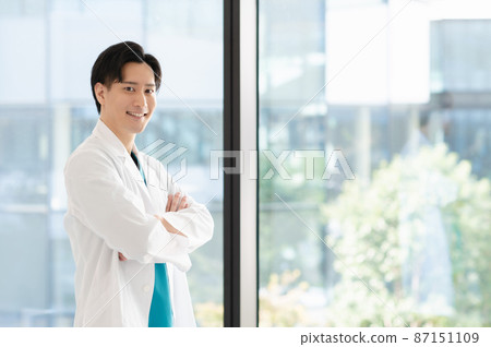 Medical image Young male doctor Shooting cooperation: LINK FOREST Medical image Young male doctor Shooting cooperation: LINK FOREST 87151109