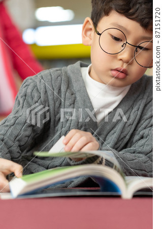 兒童圖書館閱讀教育生活方式 87151720