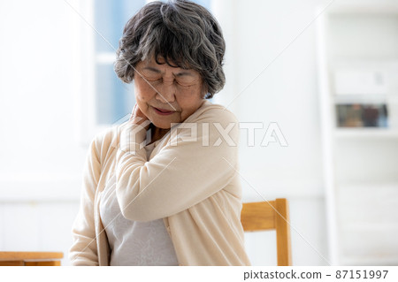 Senior negative image hurts 87151997