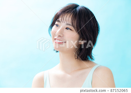 Female refreshing image 87152065