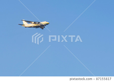 Large transport aircraft ready for landing 87155817