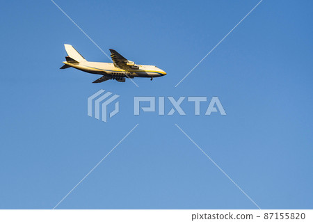 Large transport aircraft ready for landing 87155820