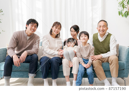 Three generations family Three generations family 87157190