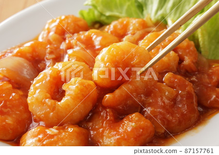 Stir-fried shrimp with chili sauce 87157761