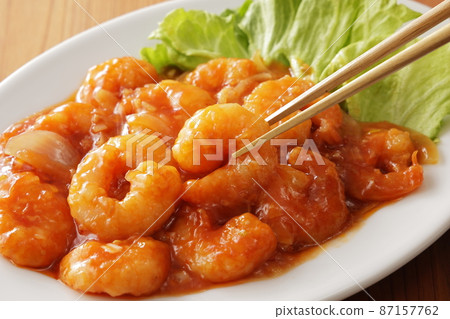 Stir-fried shrimp with chili sauce 87157762