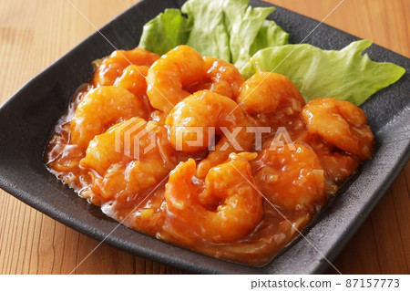 Stir-fried shrimp with chili sauce Stir-fried shrimp with chili sauce 87157773