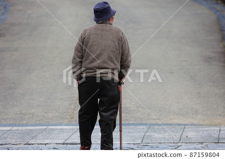 Walking for an old man 87159804