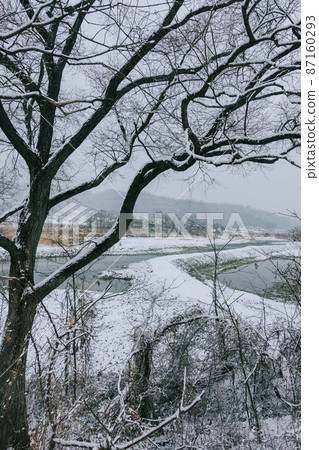 高瀨川的雪景[安曇野市] 87160293