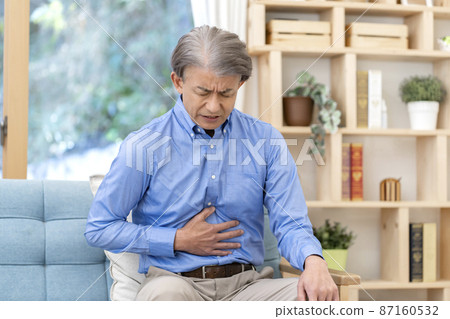 Middle-aged man with abdominal pain 87160532