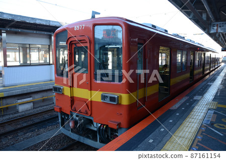 Tobu Railway 8000 Series International Orange Medium Yellow 87161154