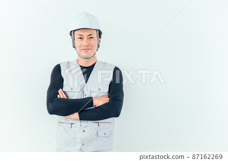 Carpenter / craftsman (arms folded) 87162269