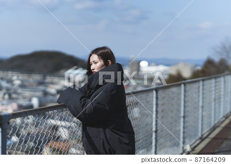酷的女商人 87164209