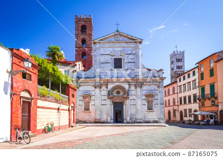 Lucca, Italy - Piazza San Giovanni, Tuscany old city Lucca, Italy - Piazza San Giovanni, Tuscany old city 87165075
