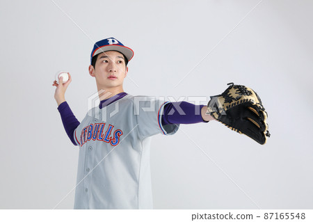 baseball sports player, asian korean man throwing and receiving ball 87165548