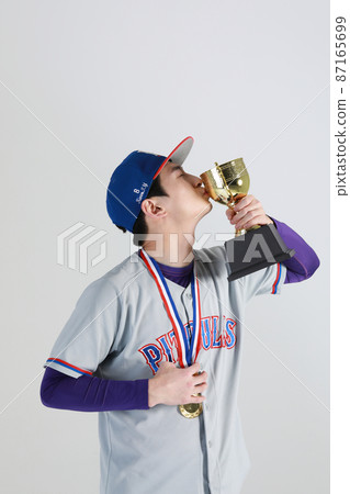 baseball sports player, asian korean man with trophy 87165699