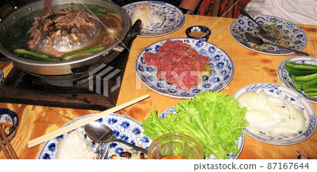 柬埔寨暹粒老市場的酒吧街餐廳。 87167644
