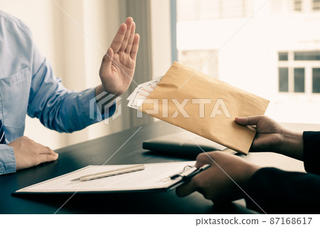 Corruption. The businessman denies the money proposed by his partner to bribe the concept of bribery and corruption 87168617