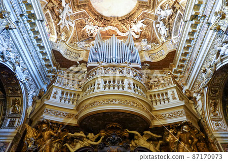 Chant stand and pipe organ Church of Santa Maria della Vittoria (Rome, Italy) Chant stand and pipe organ Church of Santa Maria della Vittoria (Rome, Italy) 87170973